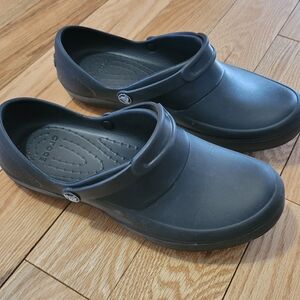 CROCS Classic Black Clogs